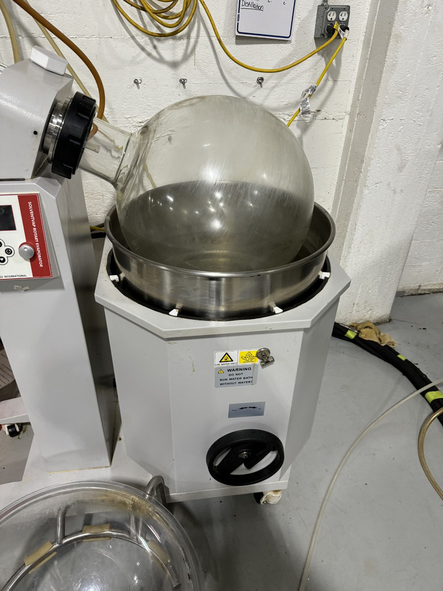 Used Across International SolventVap 50 L Rotary Evaporator w/ Recirculating Chiller. Model SE130 - Image 4 of 14