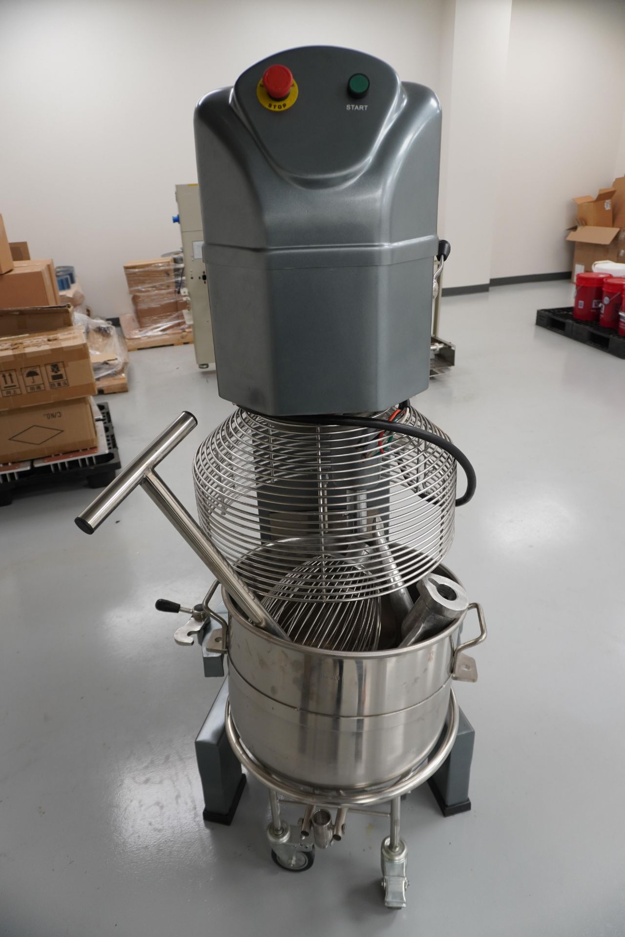 Used Avantco 60 Qt. Planetary Floor Mixer with Guard & Standard Accessories. MX60H - Image 3 of 5