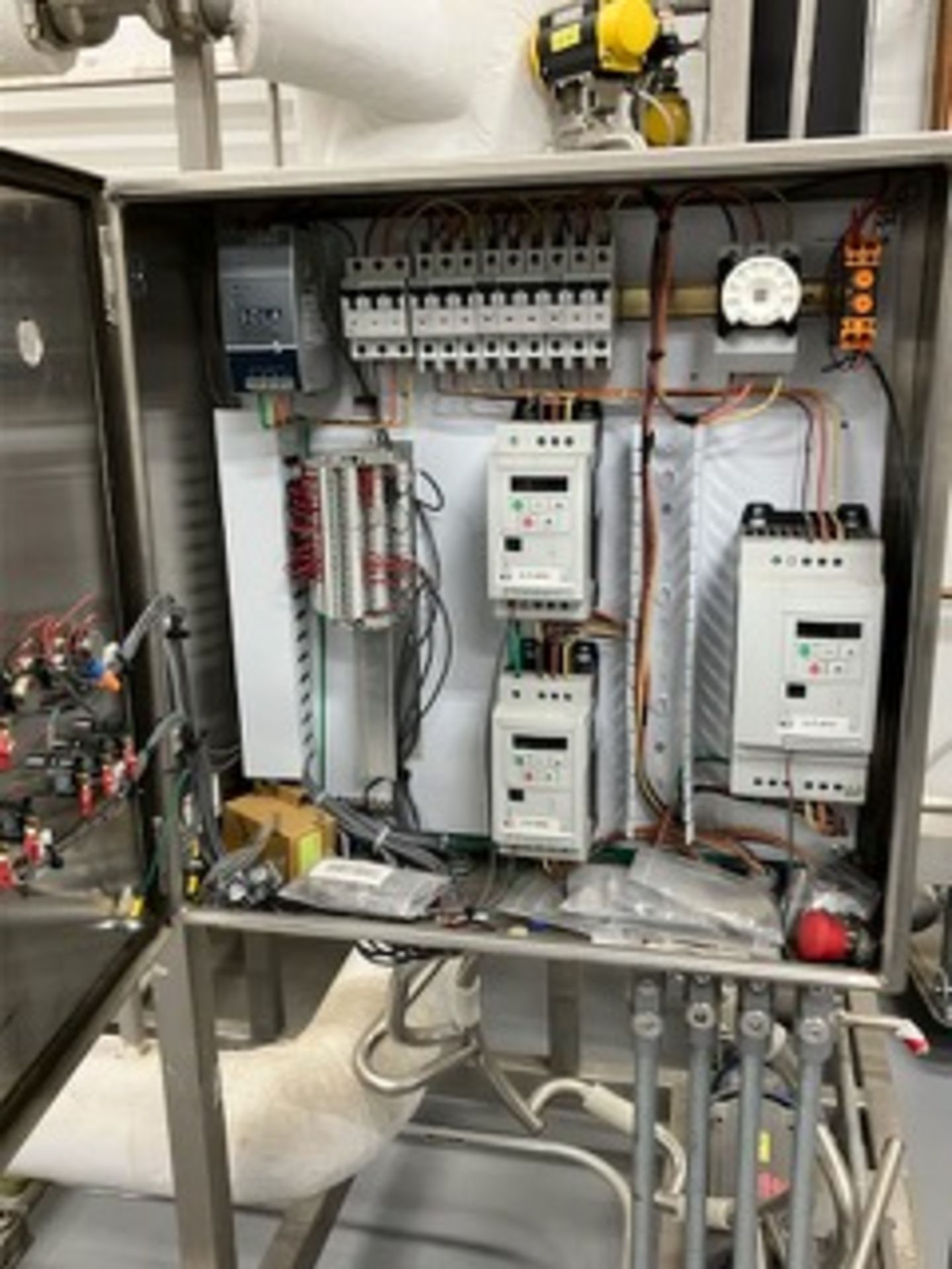 Used APV Single Effect Forced Circulation Evaporator / Solvent Recovery System - Image 2 of 5