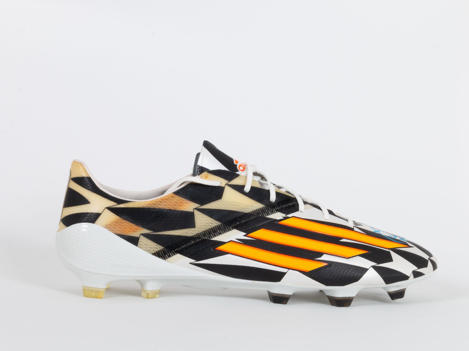 Von Thomas Müller signierter WM 2014 Schuh – World Cup 2014 shoe signed by Thomas Müller