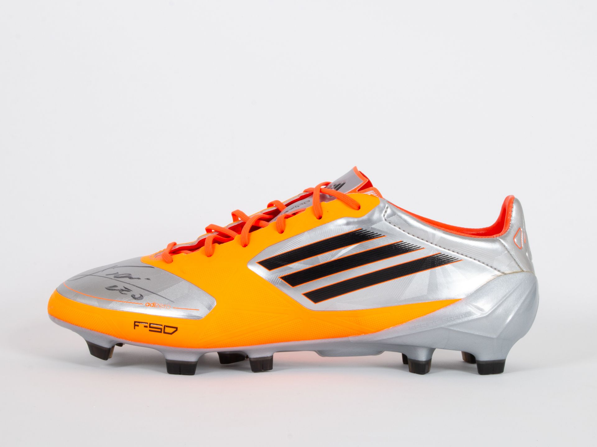Von Lionel Messi signierter Adizero F50 Schuh – Adizero F50 shoe signed by Lionel Messi