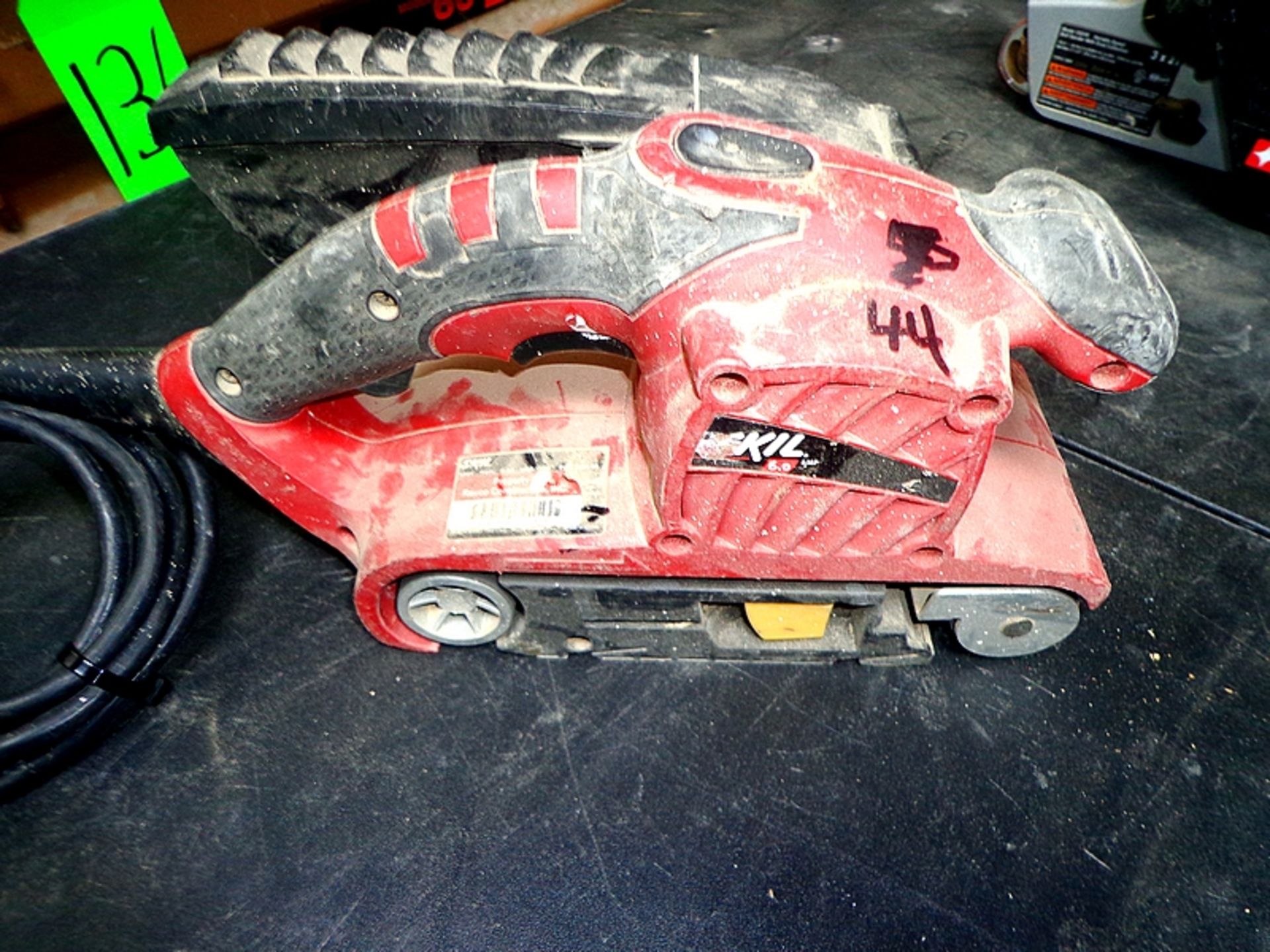 SKILSAW ELECTRIC SANDER (BELT) MDL 7500 3" X 7 1/2" .