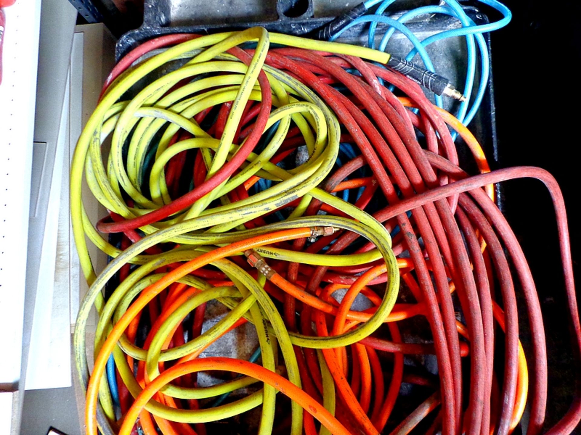LOT - ASSORTED AIR HOSES - Image 2 of 2