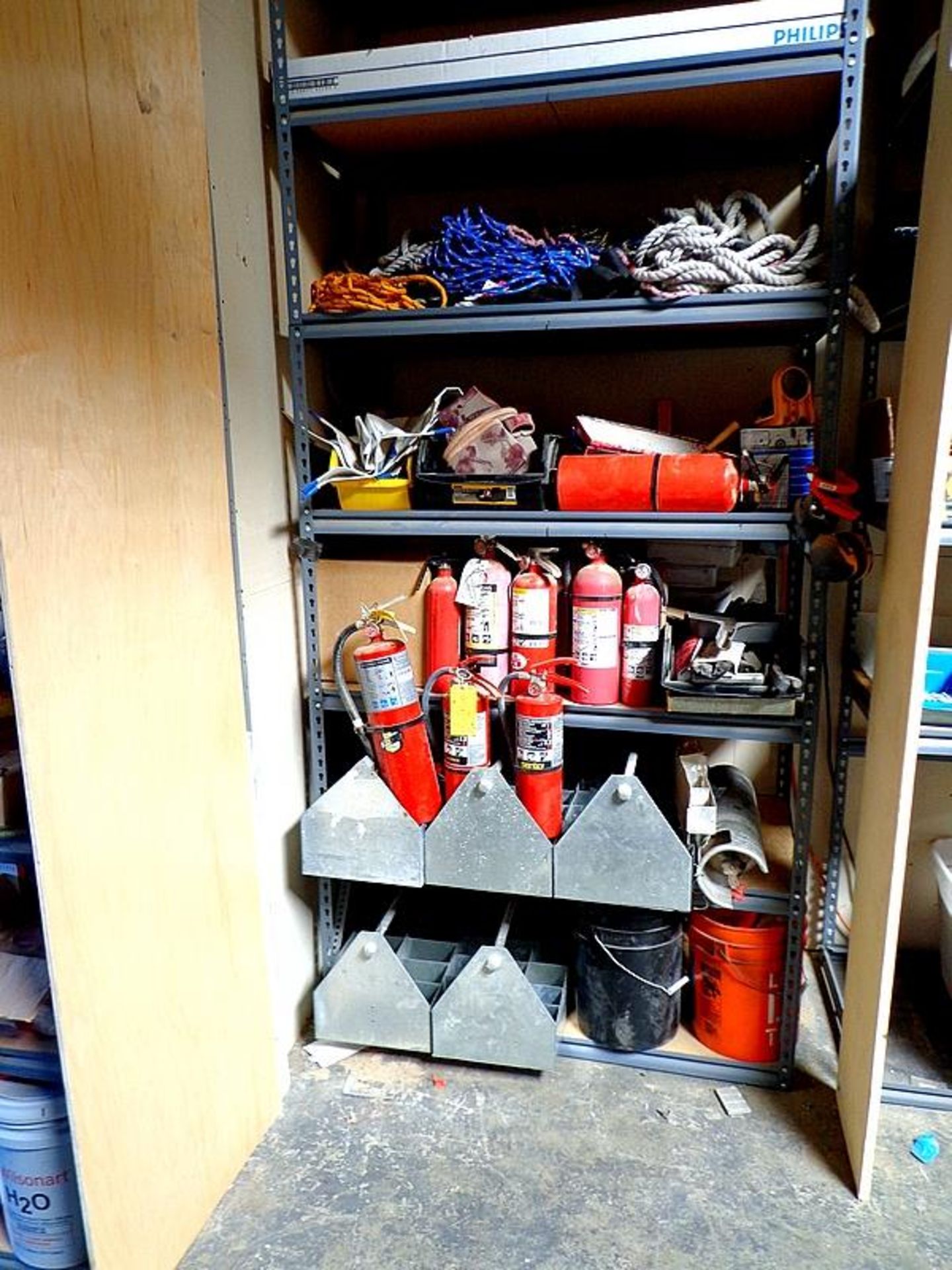 LOT - ASSORTED ITEMS- CONTENTS ONLY - RACKS NOT IN SALE; FIRE EXT, ROPE, MASONARY GROUT BAGS, - Image 2 of 9