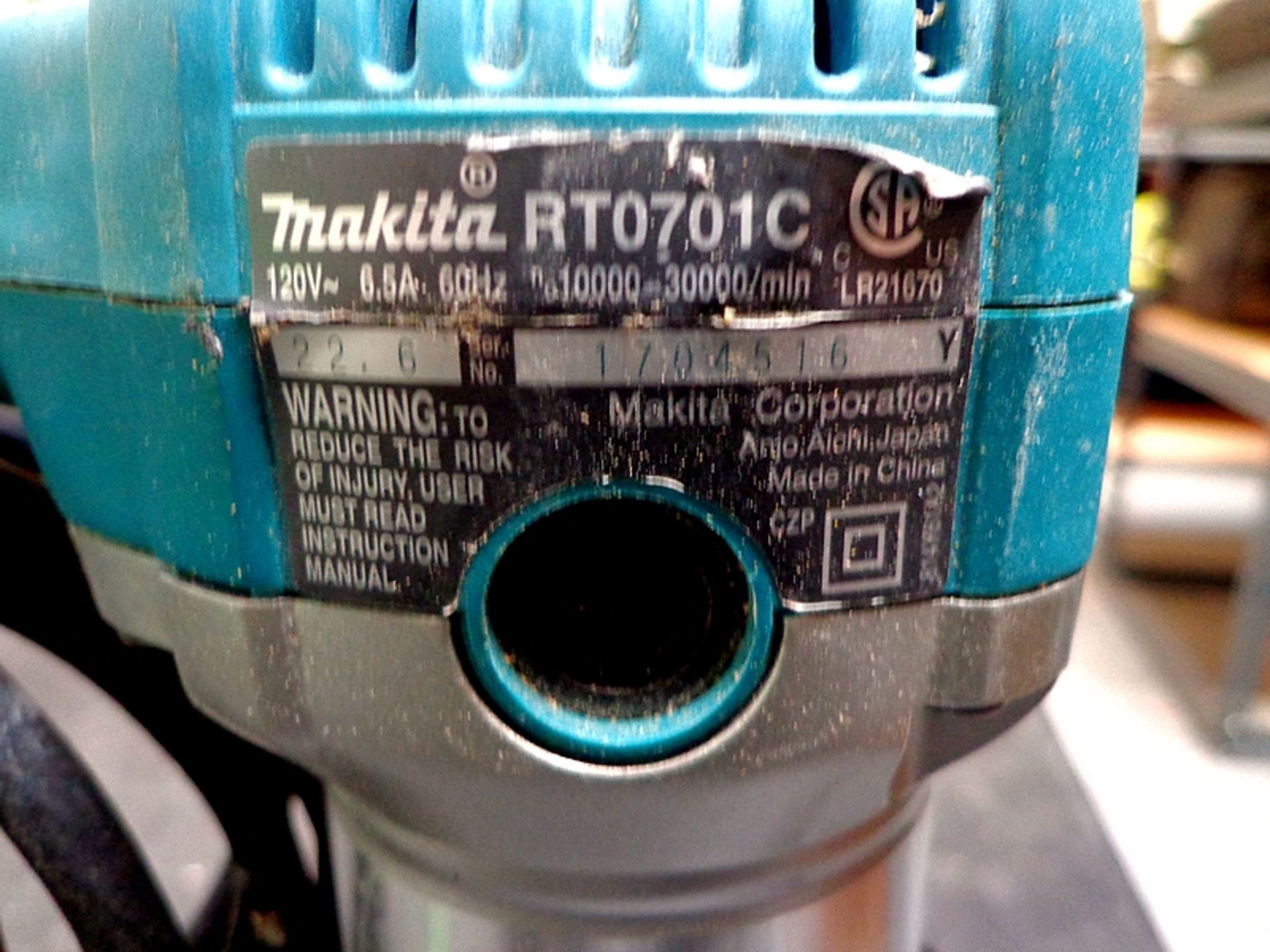 LOT (2) MAKITA RT0701C 1-1 1/4" HP COMPACT ROUTER - Image 2 of 4