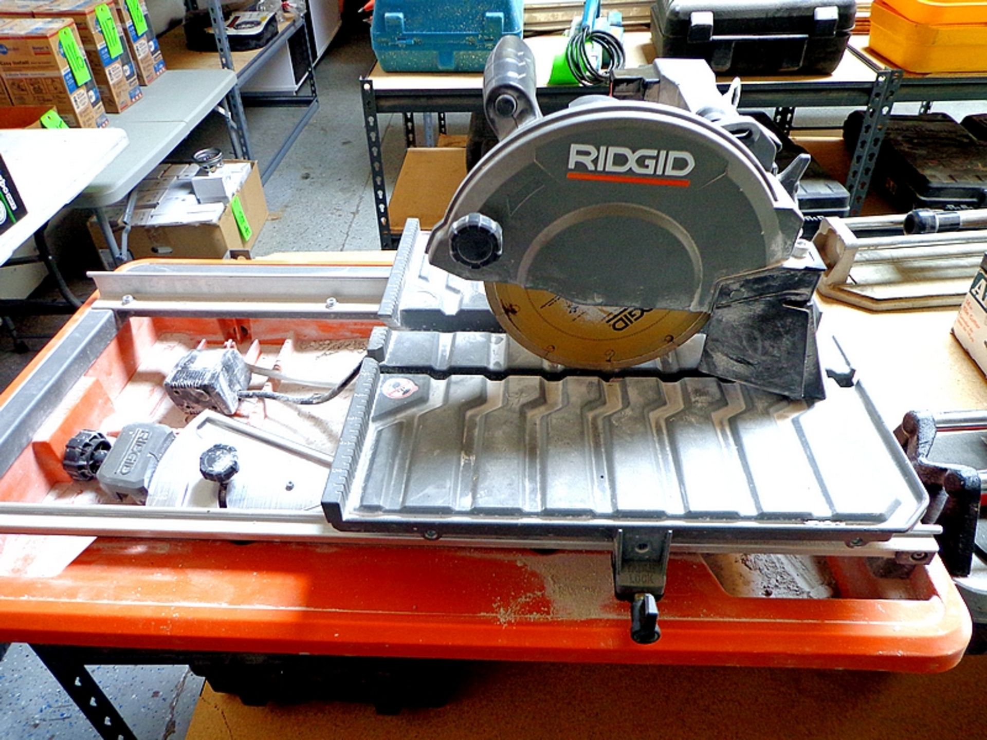 RIDGID 7IN TILE SAW R4031/R40311/R40312 W/STAND - Image 2 of 8