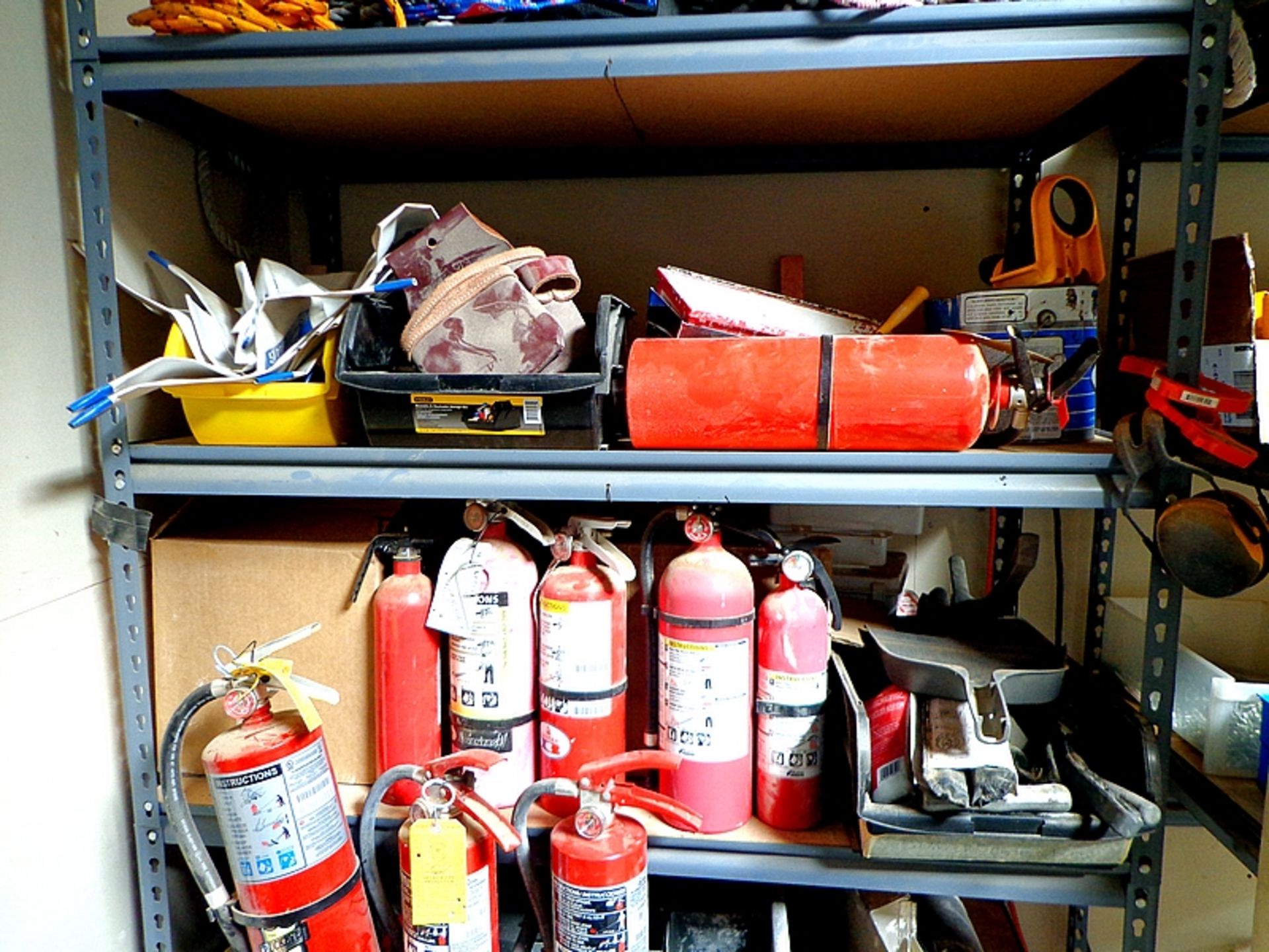 LOT - ASSORTED ITEMS- CONTENTS ONLY - RACKS NOT IN SALE; FIRE EXT, ROPE, MASONARY GROUT BAGS, - Image 4 of 9
