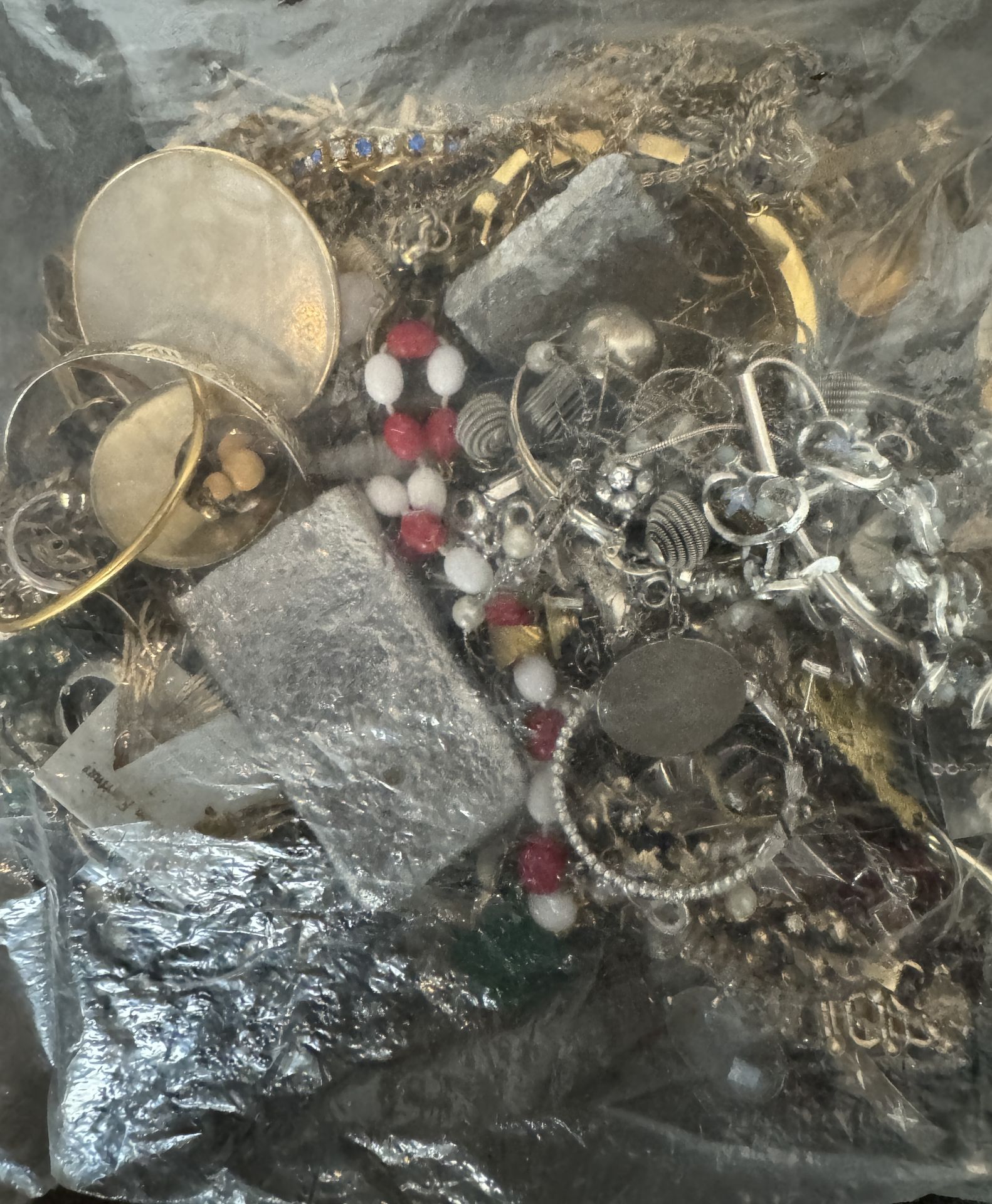 BAG OF MIXED UNSORTED JEWELRY / SOME SORT OF SILER BRICK INSIDE IT - Image 4 of 4