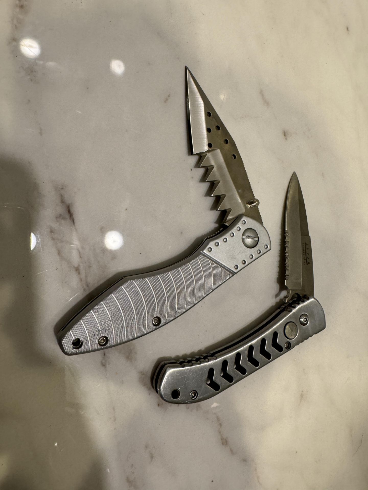 2 POCKET KNIVES, ONE IS SPRING LOADED - Image 2 of 2