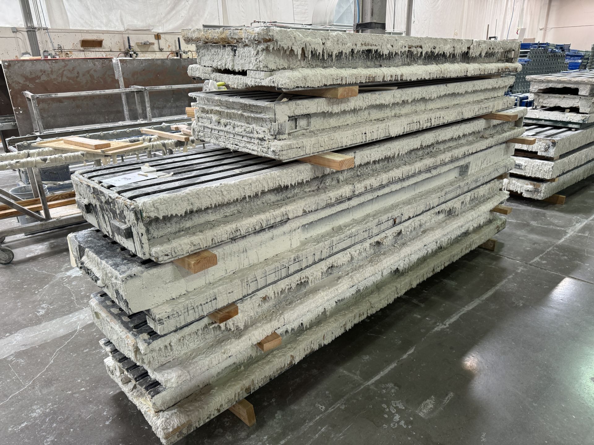 PALLET GRUBER SPLASH , TRIM, ETC CAVITY MOLDS