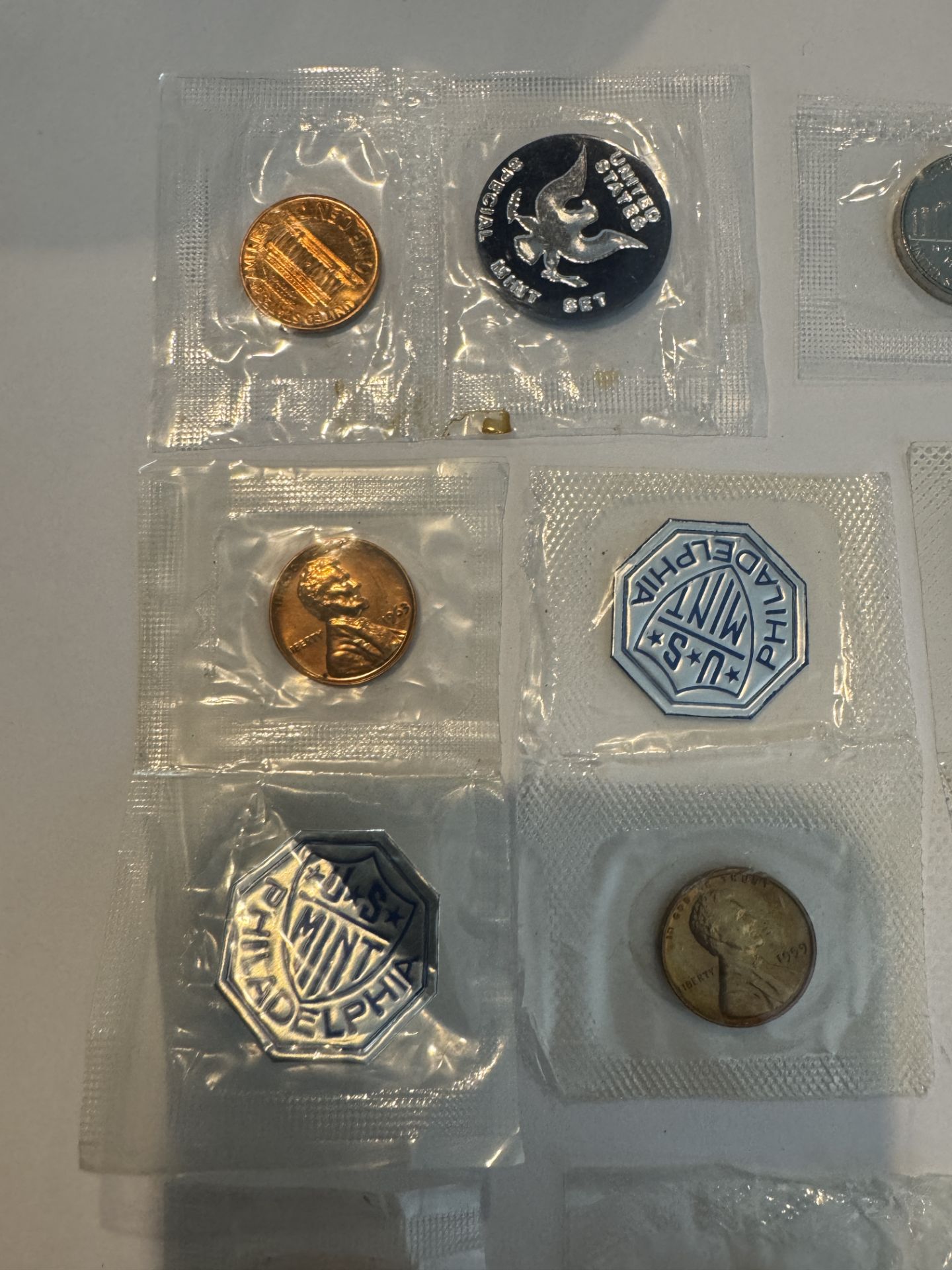 LOT OF UNCIRCULATED COINS IN PLASTIC - Image 2 of 4
