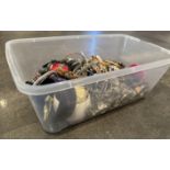 BIN OF UNSORTED JEWELRY LOST & FOUND