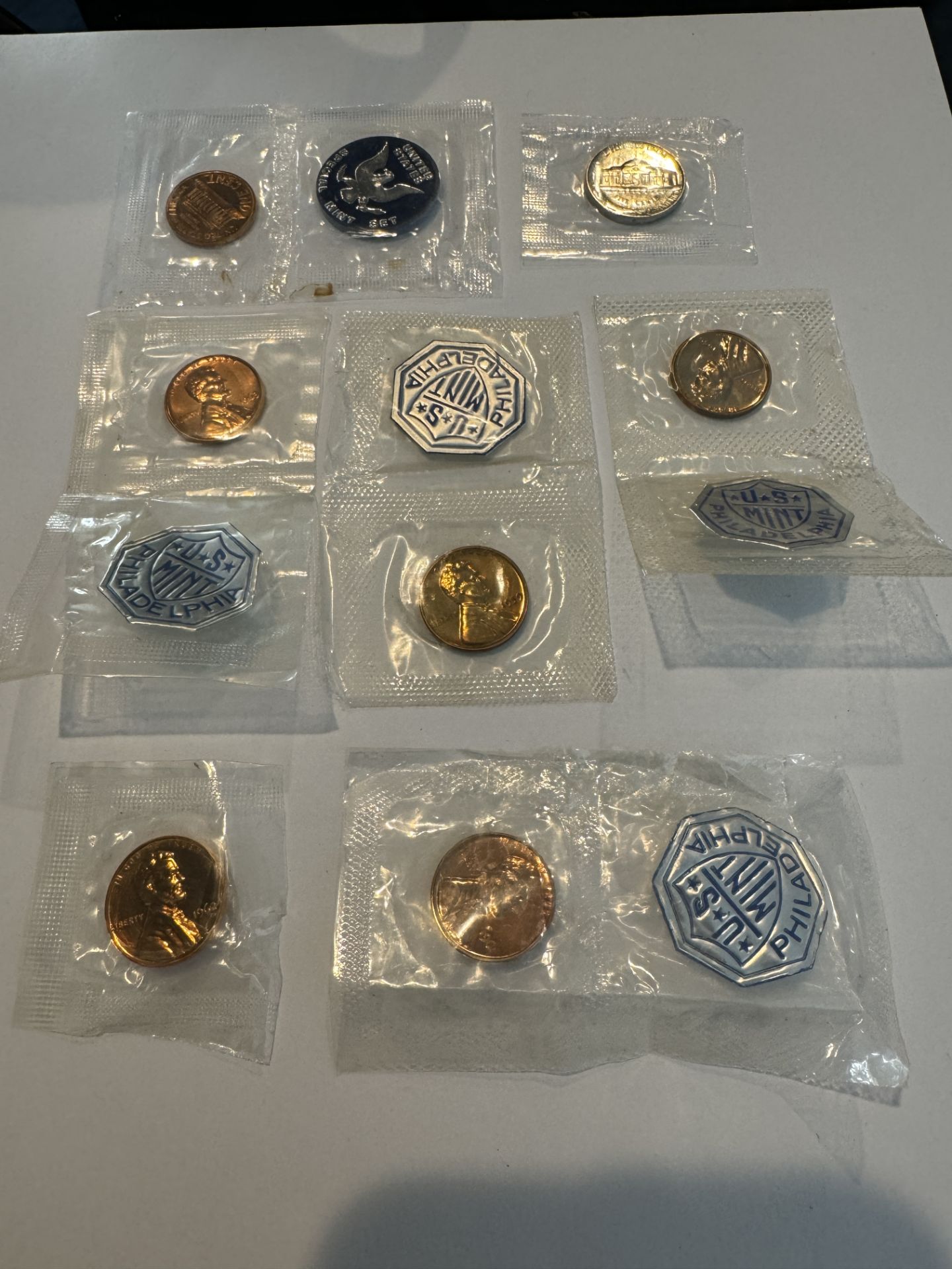 LOT OF UNCIRCULATED COINS IN PLASTIC - Bild 4 aus 4