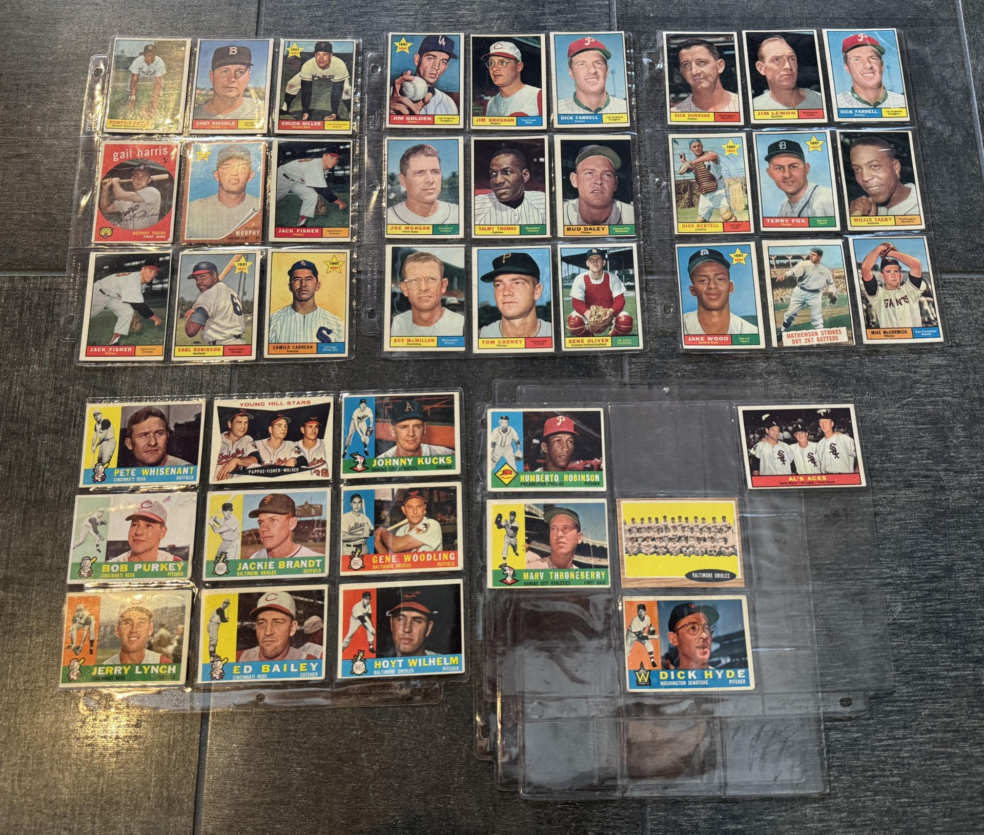 SET OF BASEBALL PLAYERS CARDS