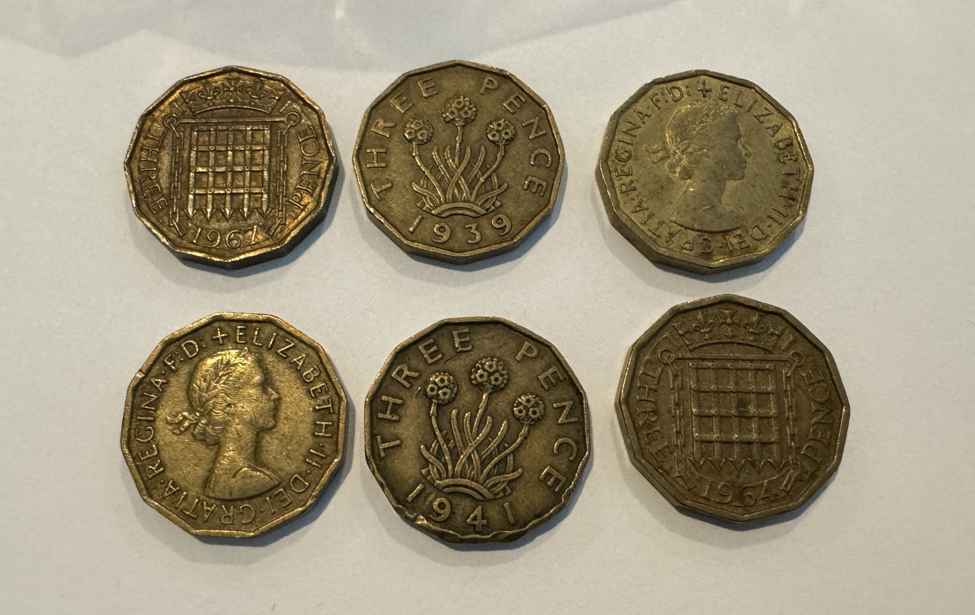 LOT OF 63 PIECES OF UK COINS - Image 2 of 2