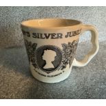 1952-1977 VINTAGE MASON'S COMMEMORATIVE MUG - QUEEN ELIZABETH'S JUBILEE