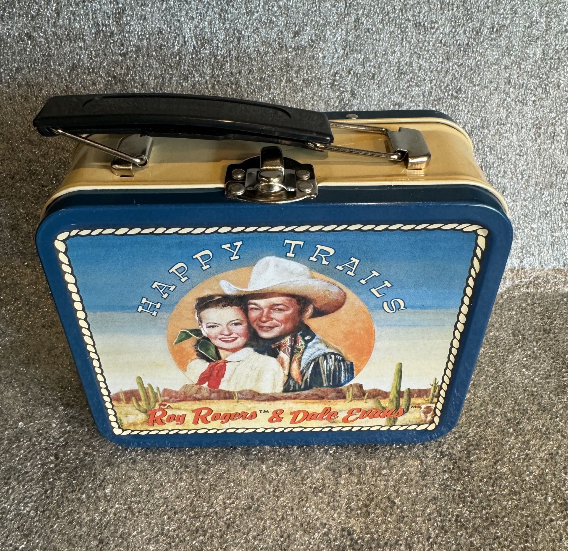 1994 COLLECTORS WATCH & BOLO - ROY ROGERS AND DALE EVANS WATCH SET - IN BOX - Image 2 of 2