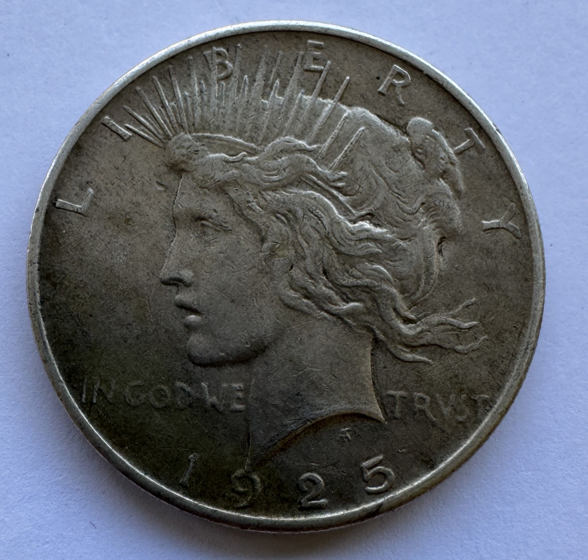 1925 PEACE SILVER DOLLAR COIN