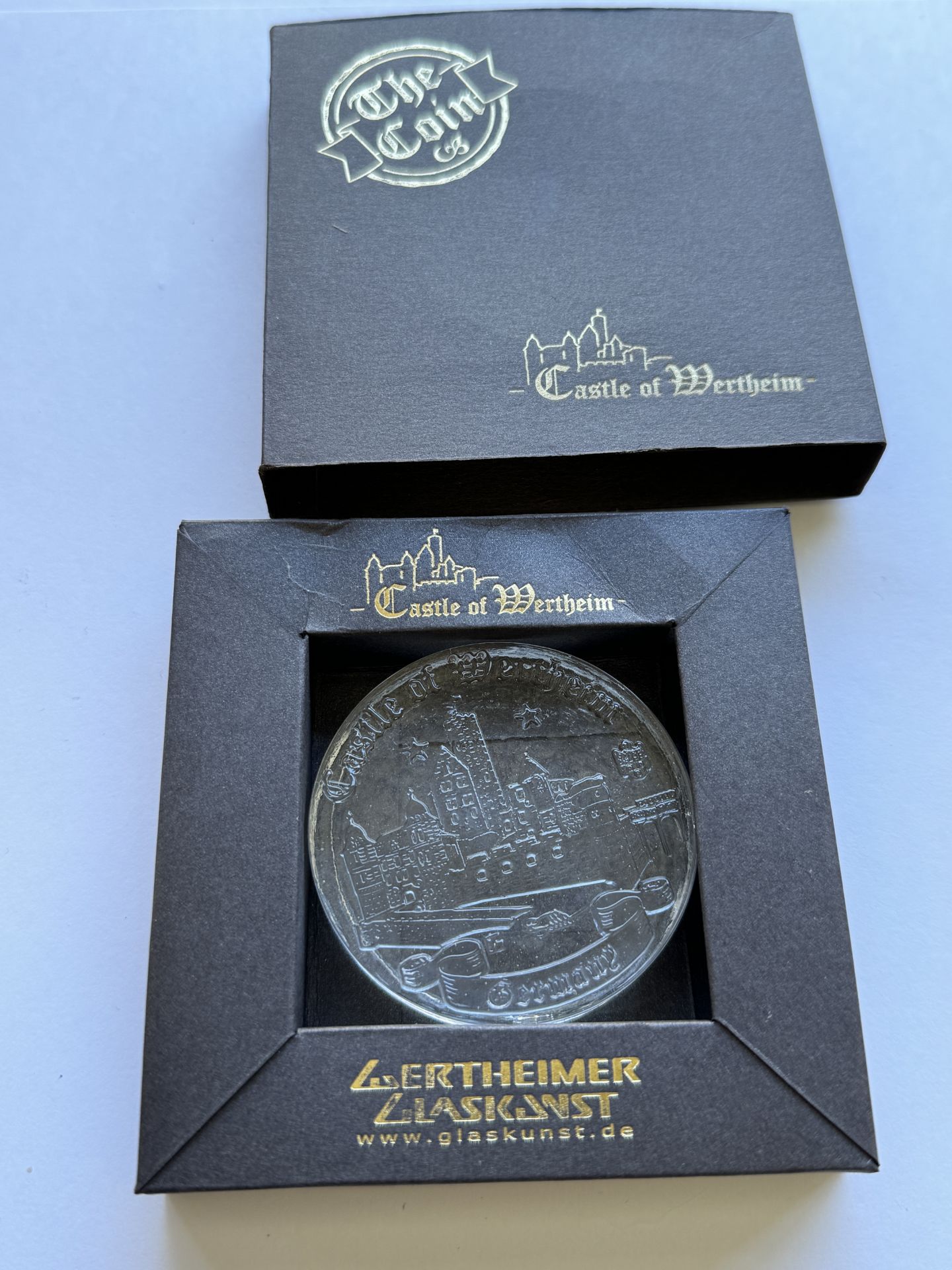 CASTLE OF WERTHEIM - THE COIN BY WERTHEIMER GLASKUNST - GERMANY MEDAL GLASS - Image 2 of 2