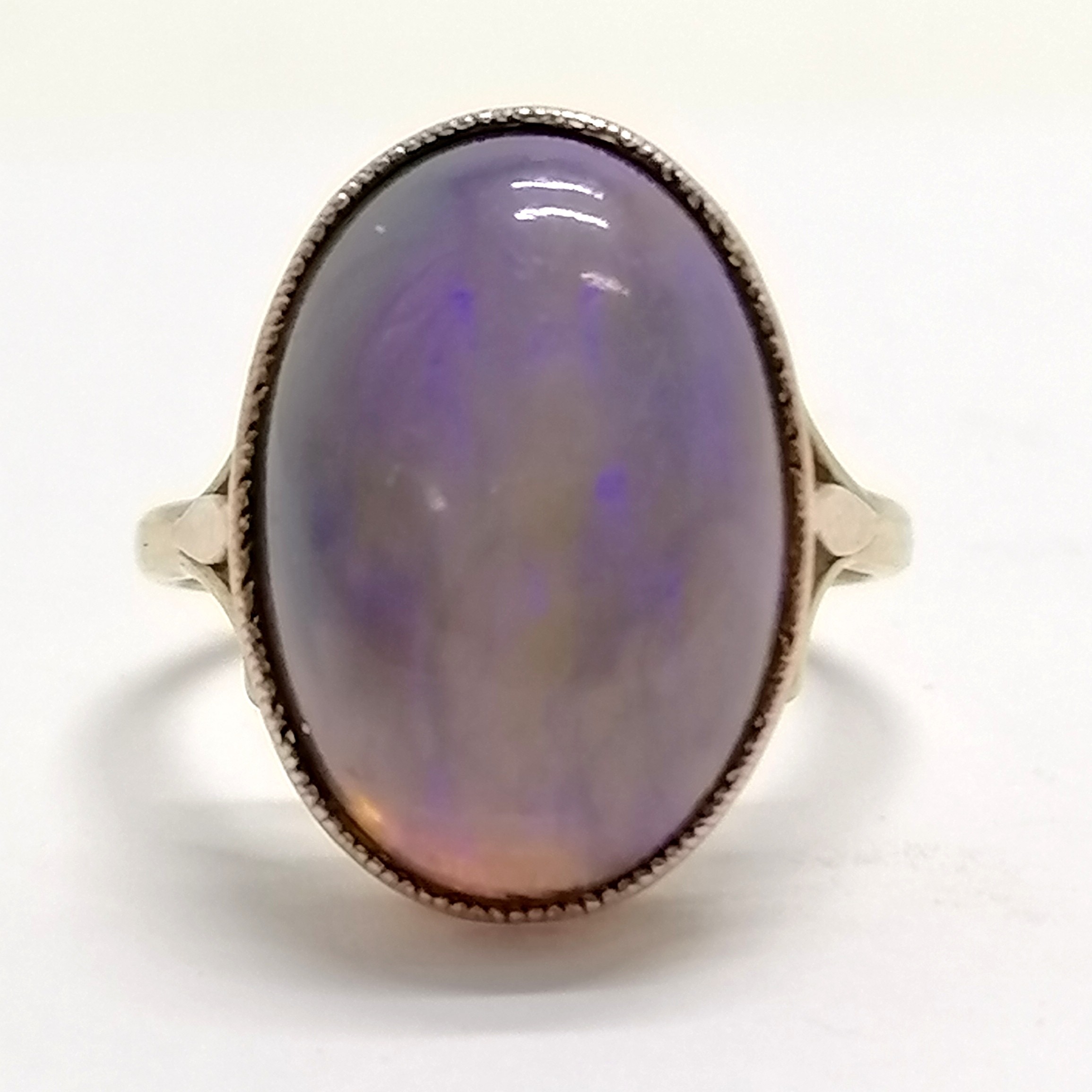 9ct marked gold cabochon opal stone set ring - size P½ & 4.8g total weight ~ stone has light surface - Image 3 of 7