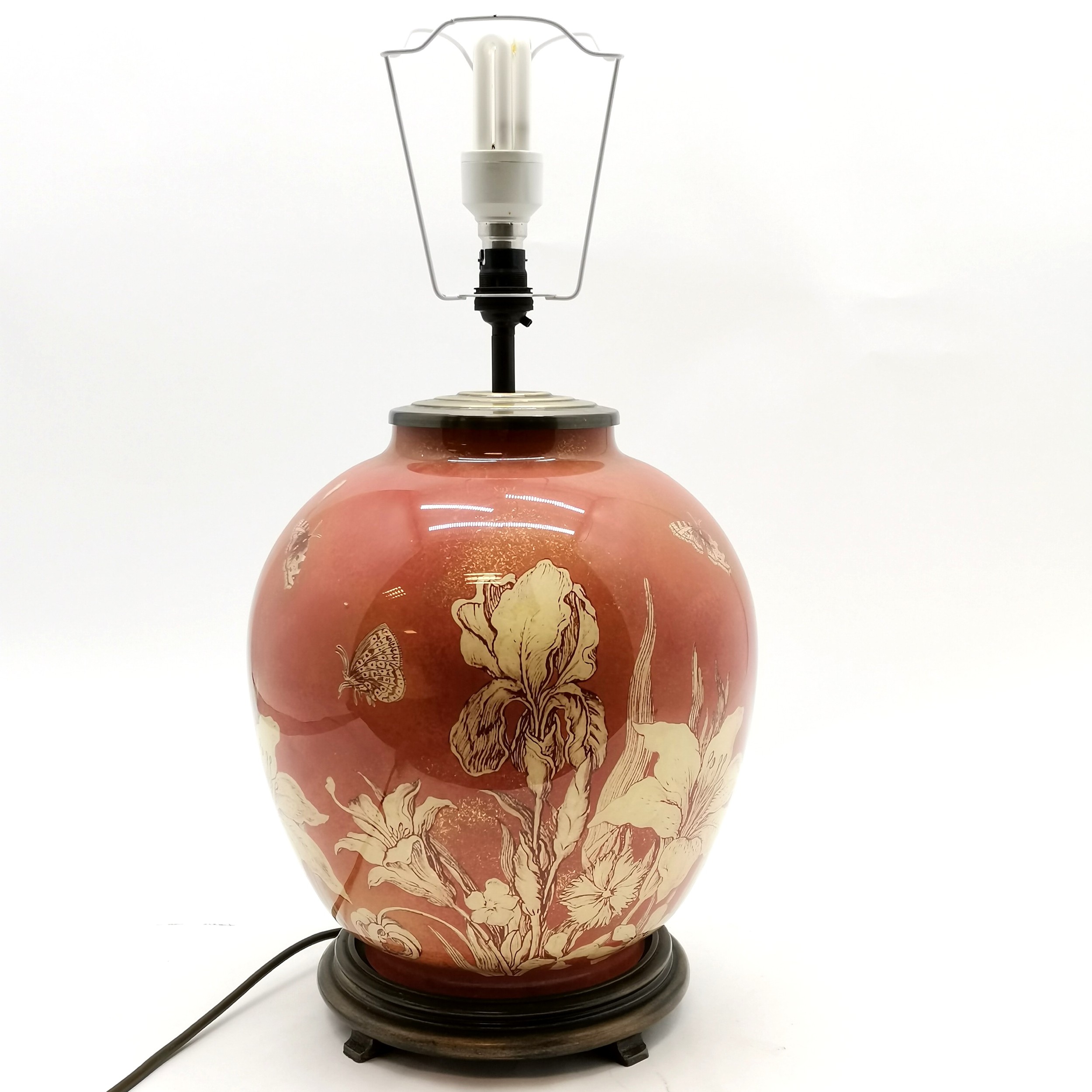 Contemporary floral decorated rust ground lamp complete with shade, lamp base, 44 cm high, good used - Image 2 of 3