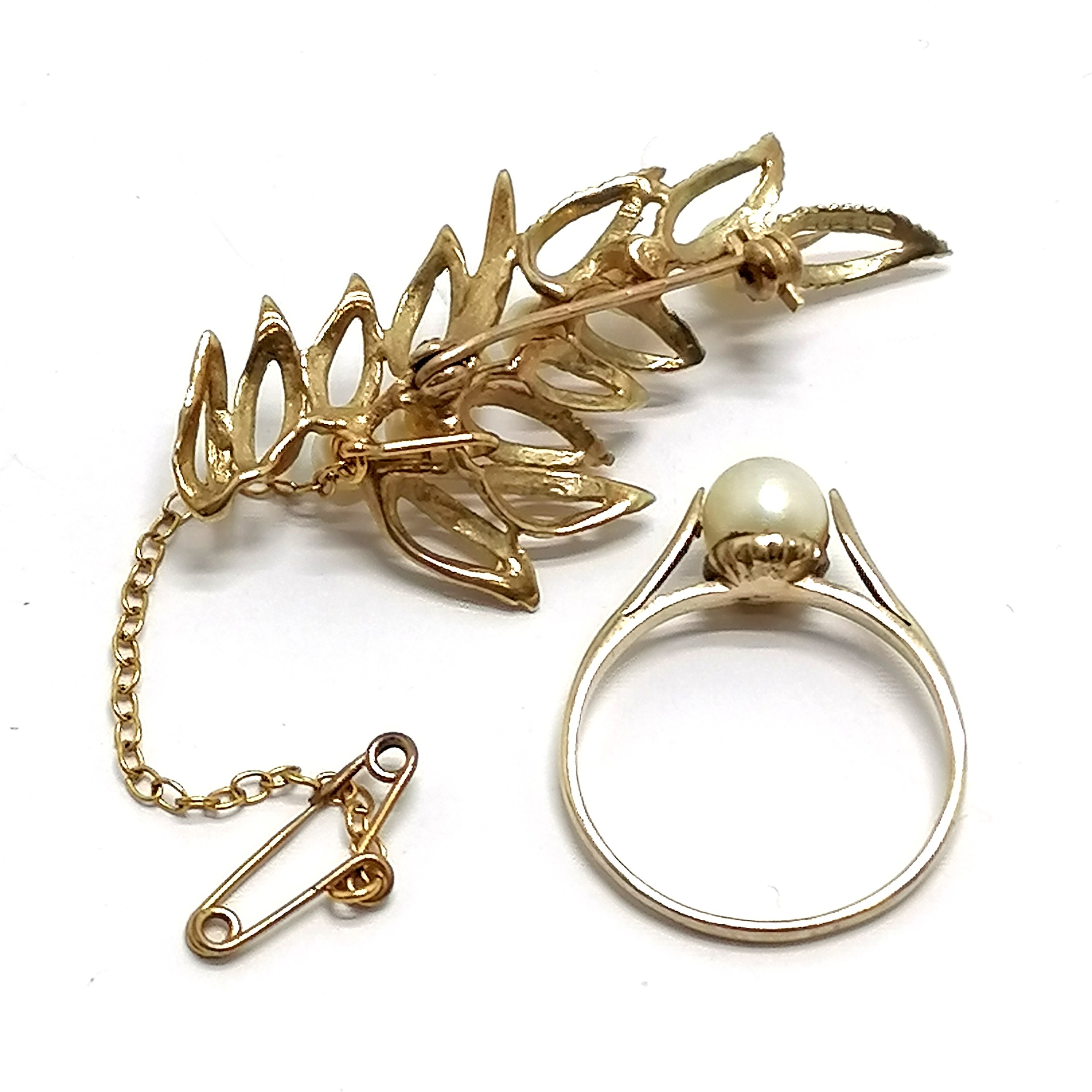 9ct hallmarked gold brooch (4.5cm) & ring (size Q½) set with pearls ~ total weight 6.4g - Image 2 of 2