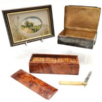 Set of boxed walnut and brass inlaid dominoes in original burr walnut box, complete, silver plated