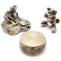 Novelty silver hallmarked teddy bear (1.9cm) + pill box with frog lid - both by PJC ~ total