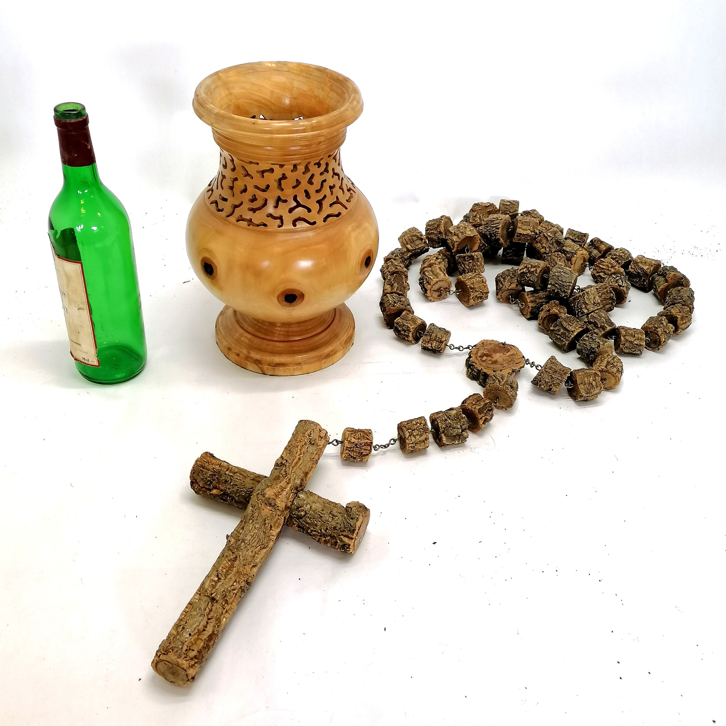 Very large wooden rosary - chain 220cm long & drop to bottom of cross 60cm t/w turned wooden vase - Image 2 of 2