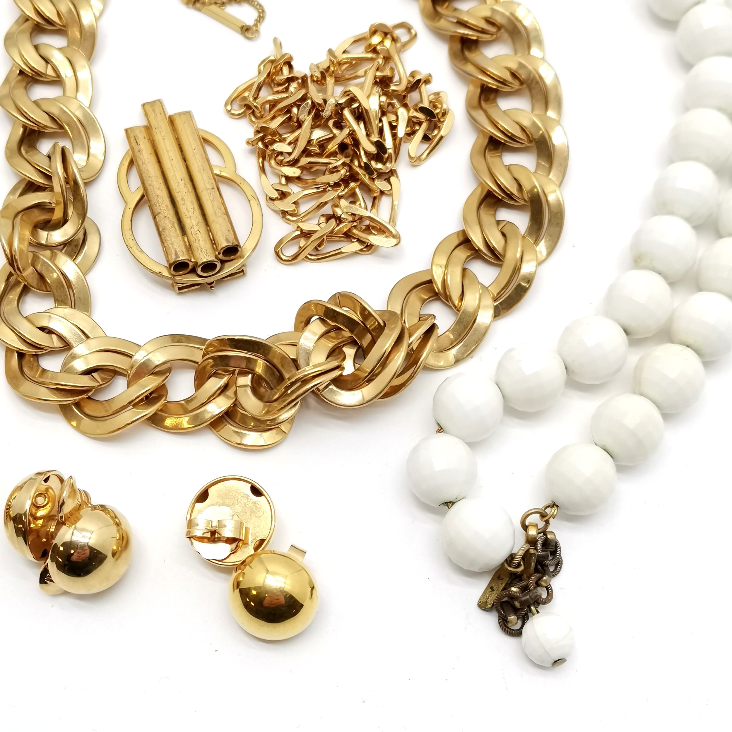 Qty of Monet jewellery inc gold tone necklaces, earrings, dress clip, coin bracelet (a/f) etc - Image 2 of 7