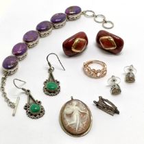 Qty of silver jewellery inc hand carved cameo brooch, Irish hallmarked harp charm / pendant,