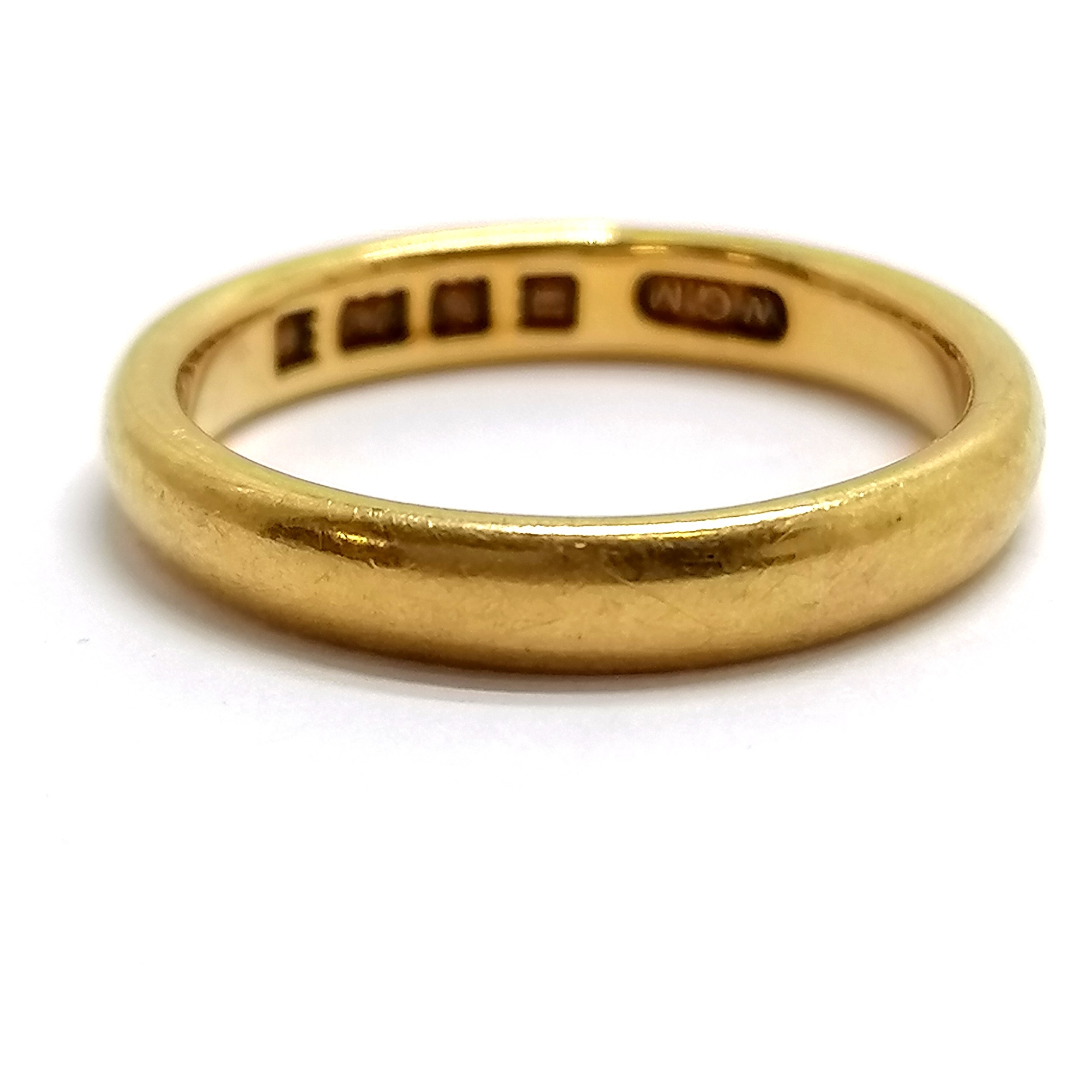 22ct hallmarked gold band ring - size P & 5.7g - 3mm wide - Image 2 of 2