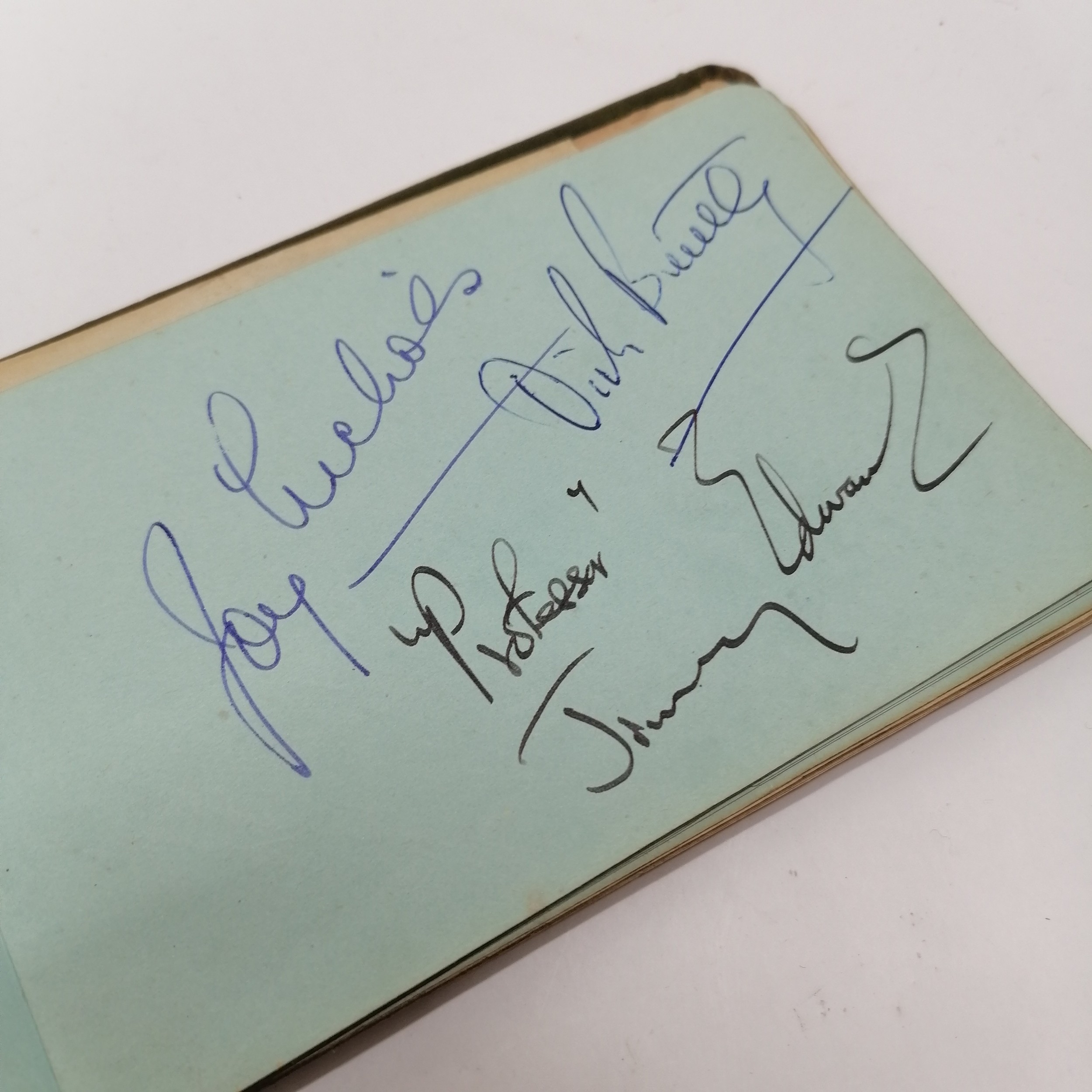 Vintage Autograph book with many signatures inc Peter Cushing, David Lean, Martha Raye, Gertrude - Image 19 of 33