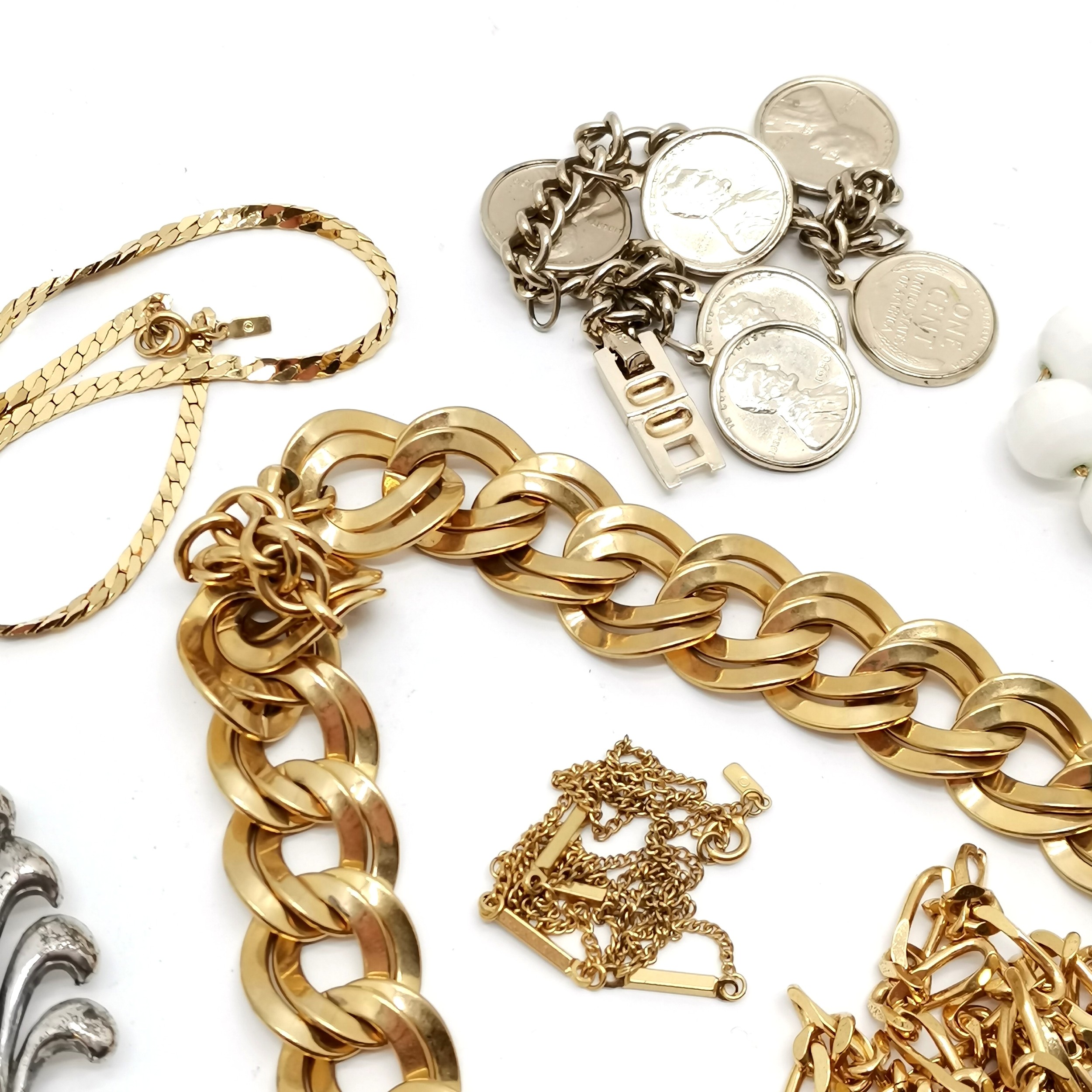 Qty of Monet jewellery inc gold tone necklaces, earrings, dress clip, coin bracelet (a/f) etc - Image 3 of 7