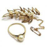 9ct hallmarked gold brooch (4.5cm) & ring (size Q½) set with pearls ~ total weight 6.4g