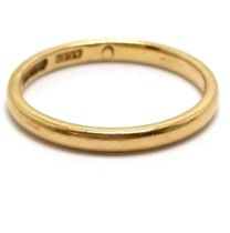 22ct hallmarked gold band ring - size L½ & 2.5g