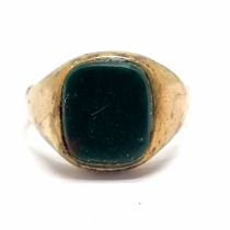 9ct hallmarked gold Gents signet ring set with bloodstone - size V & 4.2g total weight ~ shank