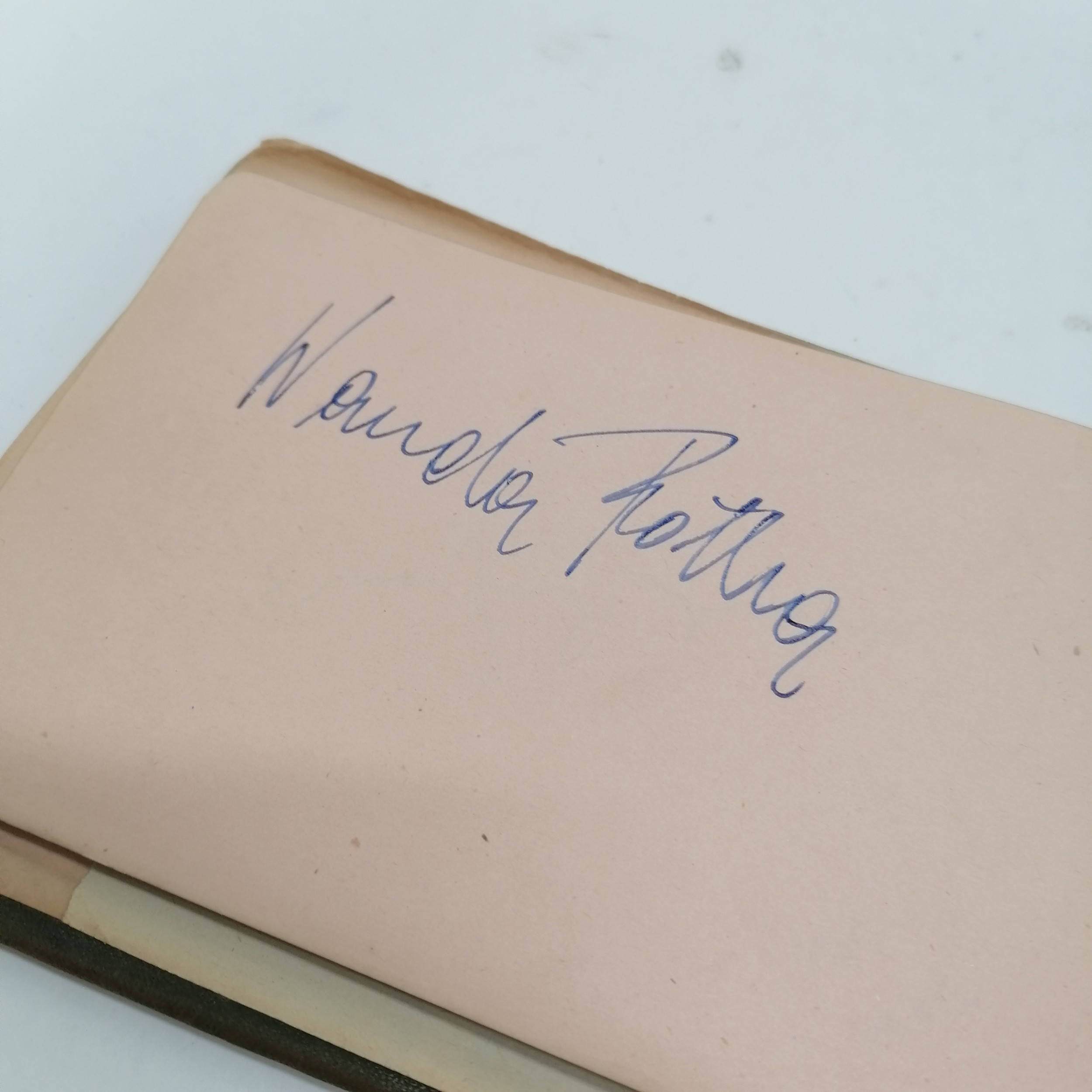 Vintage Autograph book with many signatures inc Peter Cushing, David Lean, Martha Raye, Gertrude - Image 27 of 33