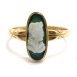 Antique 18ct Chester hallmarked gold carved glass cameo ring - size P½ & 3.3g total weight