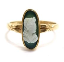 Antique 18ct Chester hallmarked gold carved glass cameo ring - size P½ & 3.3g total weight