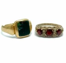 Antique 18ct hallmarked gold bloodstone signet ring (5g & a/f) t/w 9ct gold red / white stone set