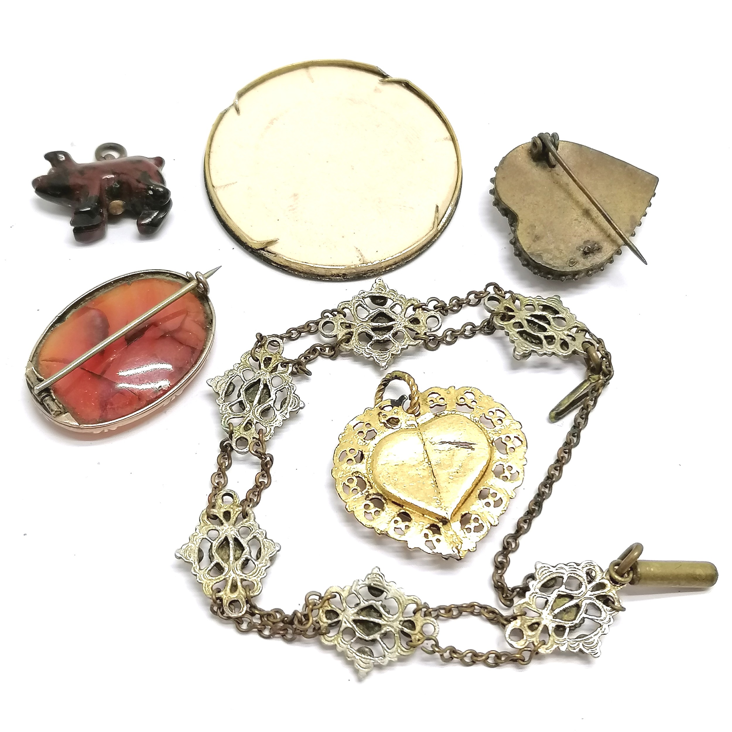 Qty of antique jewellery inc bracelet set with garnet / pearl, petrified wood (?) set heart - Image 2 of 2
