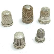5 x thimbles inc Charles Horner Chester hallmarked, 2 silver thimbles etc