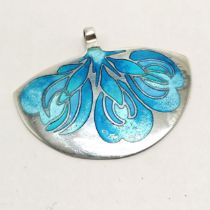 1977 silver enamel floral pendant by Alastair Norman Grant - 5cm across & 8.6g