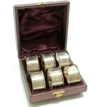 6 cased Victorian Greek key pattern napkin rings (4 x H&T, 2 x WO) - 62g & box 10cm x 11cm x 5.5cm -