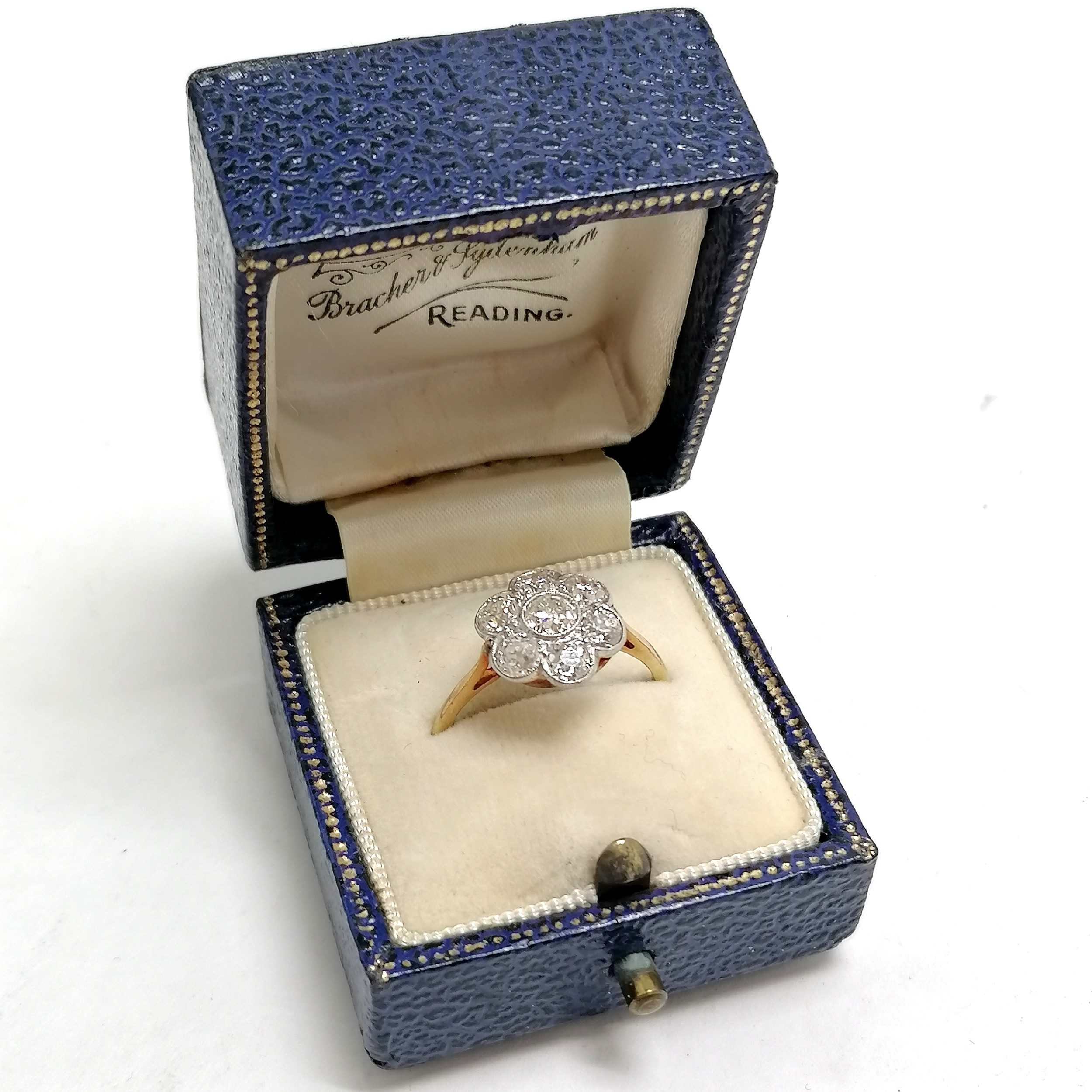 Antique 18ct & platinum marked diamond cluster millegrain set ring - size N & 2.6g total weight & is - Image 2 of 4