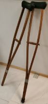 Pair of Vintage oak crutches, 1 missing rubber foot, but good used condition. 135 cm high.