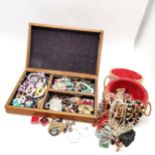 Qty of costume jewellery in wicker basket inc shell necklaces etc t/w Qty of costume jewellery in