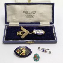 Masonic St Keyna Lodge No.1833 silver gilt medal with enamel detail (in box) t/w French flag