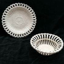 Wedgwood creamware open weave basket with plate stand (17cm diameter) ~ no obvious damage